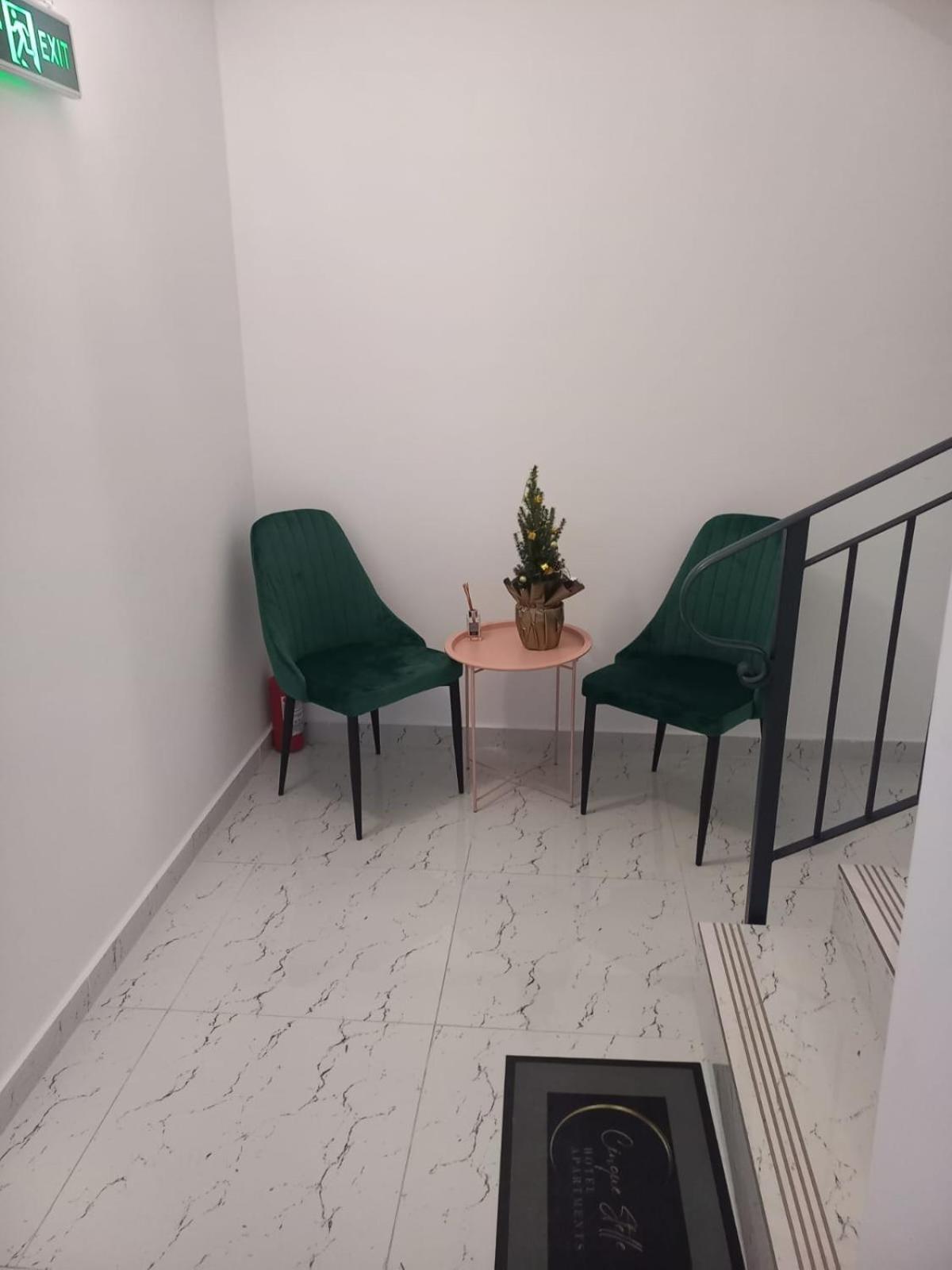 קלוז'-נאפוקה Cinque Stelle Hotel Apartments מראה חיצוני תמונה